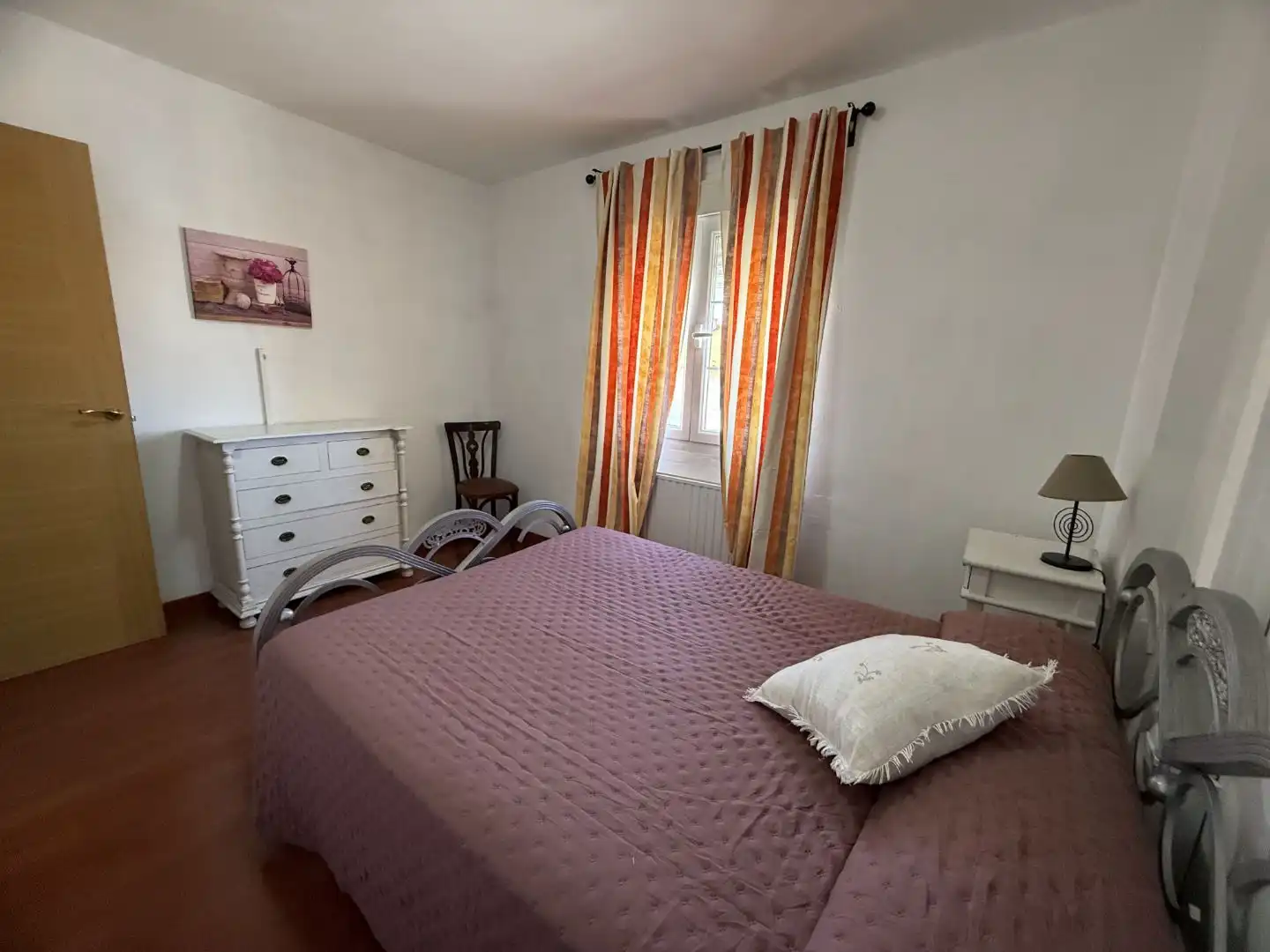Pis en venda a Calle de Don Sabino, 90b, Mota del Cuervo Dormitori de Pis en venda en Mota del Cuervo amb Balcó