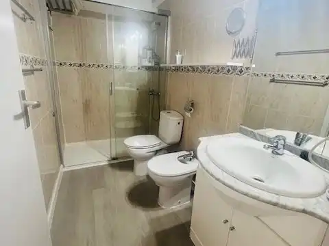 Piso de alquiler en Avenida de Fernando Salazar Gonzalez, 1, Las Galletas Baño de Piso de alquiler en Arona con Parquet, Terraza y Piscina