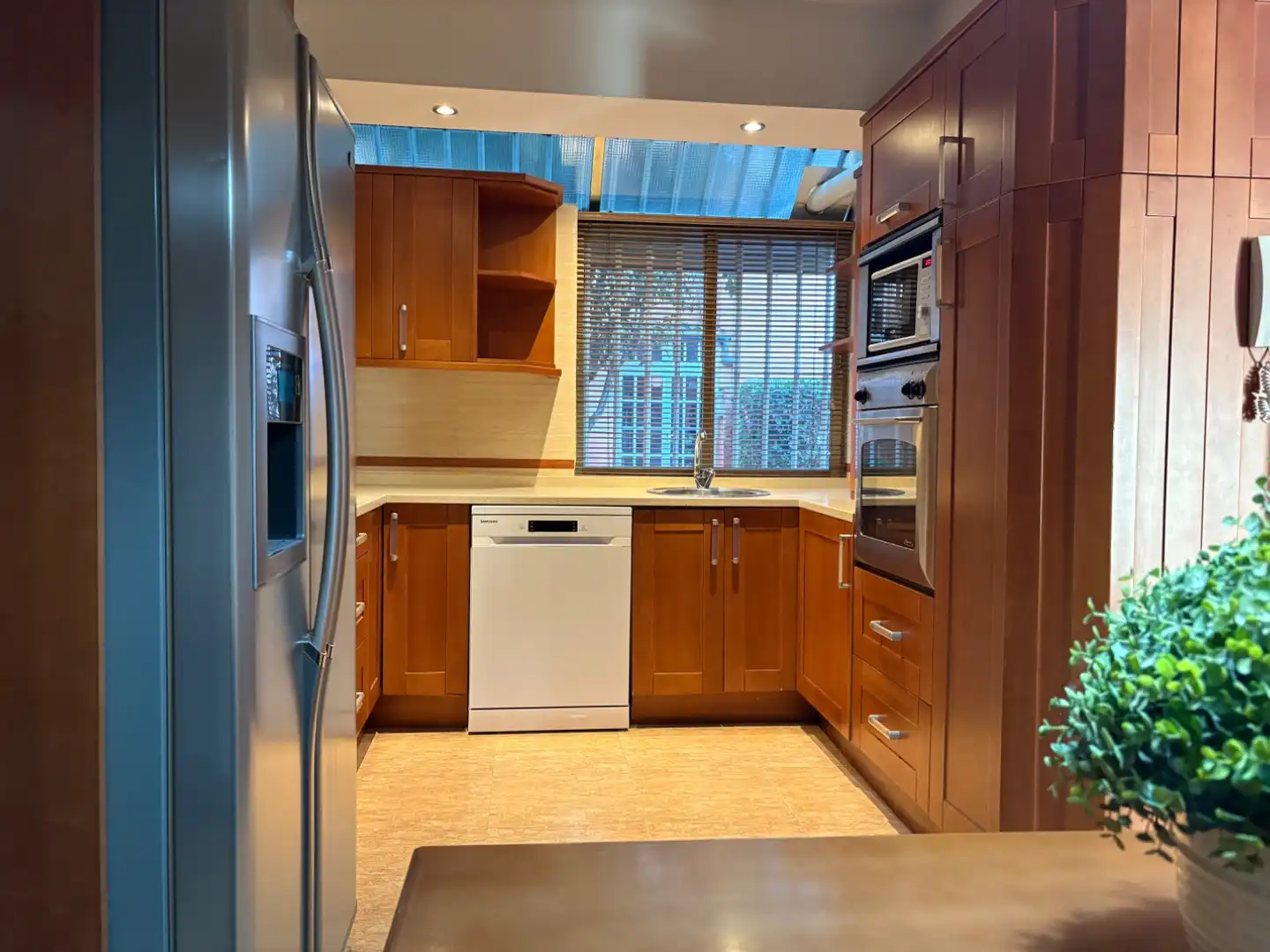 Cocina de Casa o chalet de alquiler en La Moraleja con Aire acondicionado, Calefacción y Jardín privado