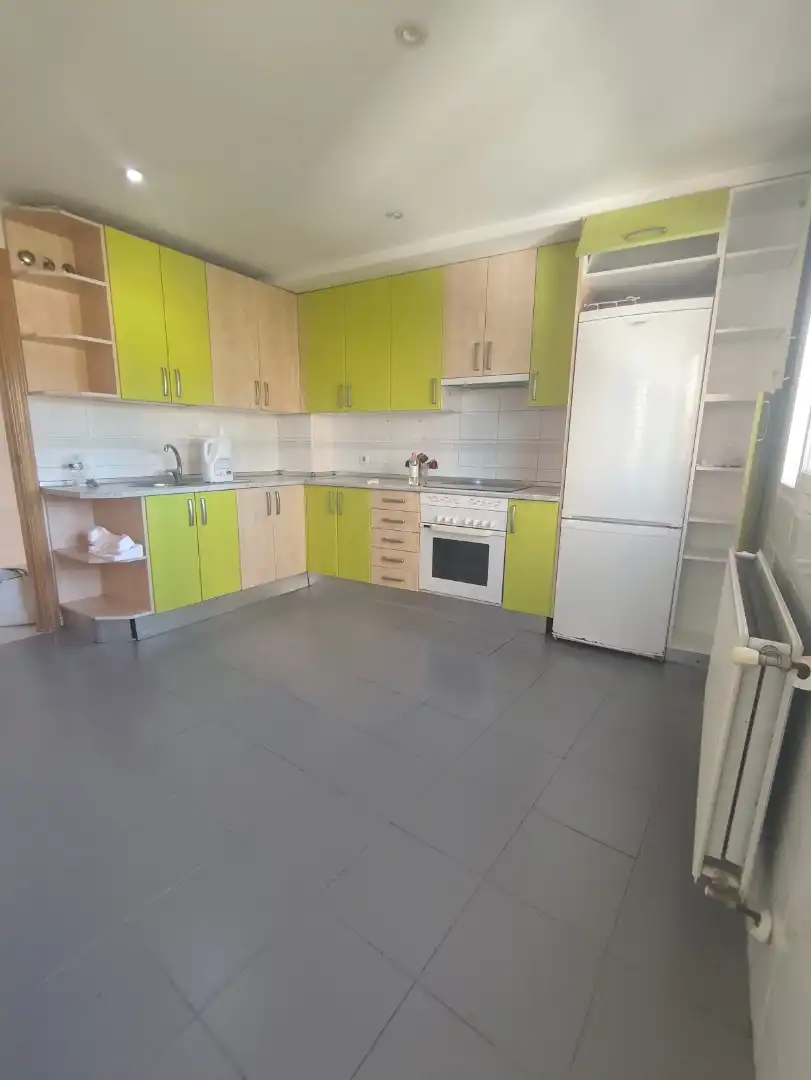 Piso de alquiler en Calle Estrella Mízar, 4, Parla Este Cocina de Piso de alquiler en Parla con Aire acondicionado