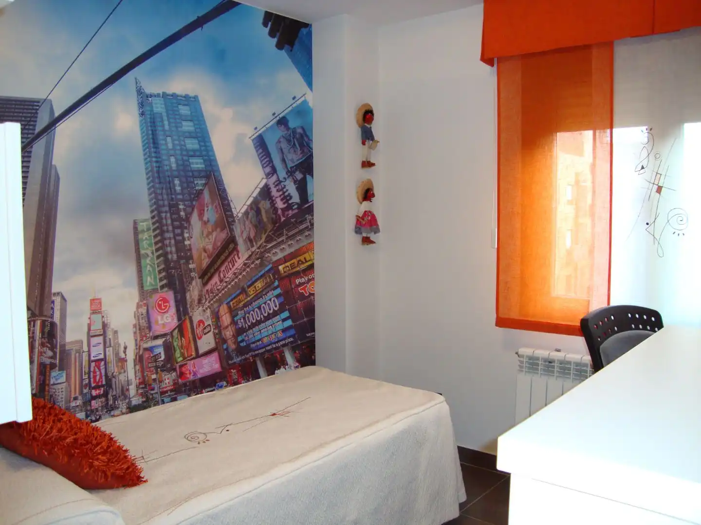 Bedroom of Flat for rent in Madrid  with Air Conditioner, Heating and Terrace