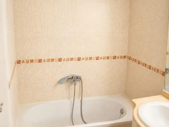 Piso de alquiler en Carrer de la Puríssima, 20, Centro Baño de Piso de alquiler en Almazora / Almassora con Terraza, Amueblado y Balcón