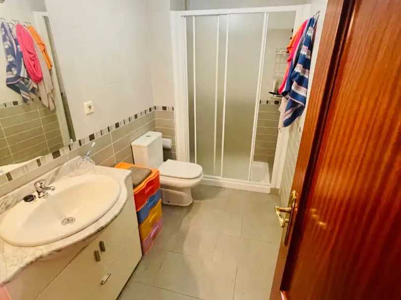 Bathroom of Flat for share in Salamanca  with Heating, Parquet flooring and Terrace
