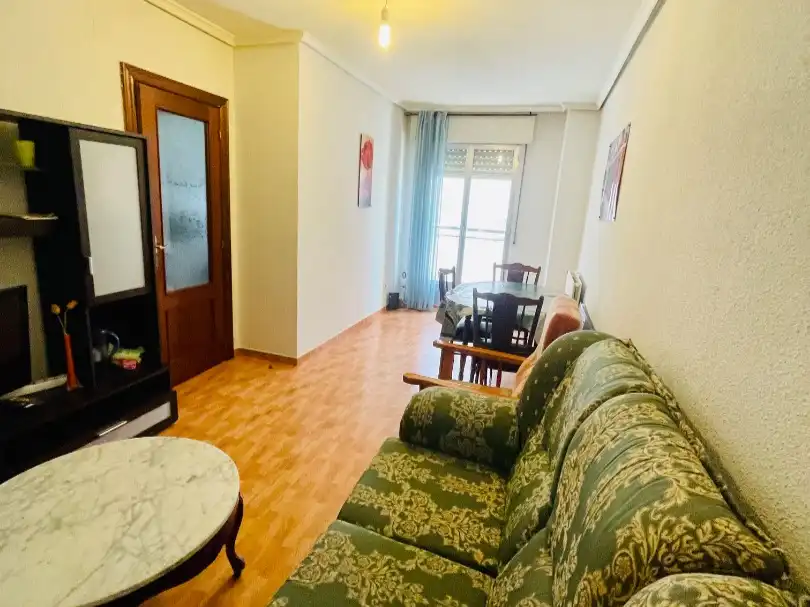 Living room of Flat for share in Salamanca  with Heating, Parquet flooring and Terrace