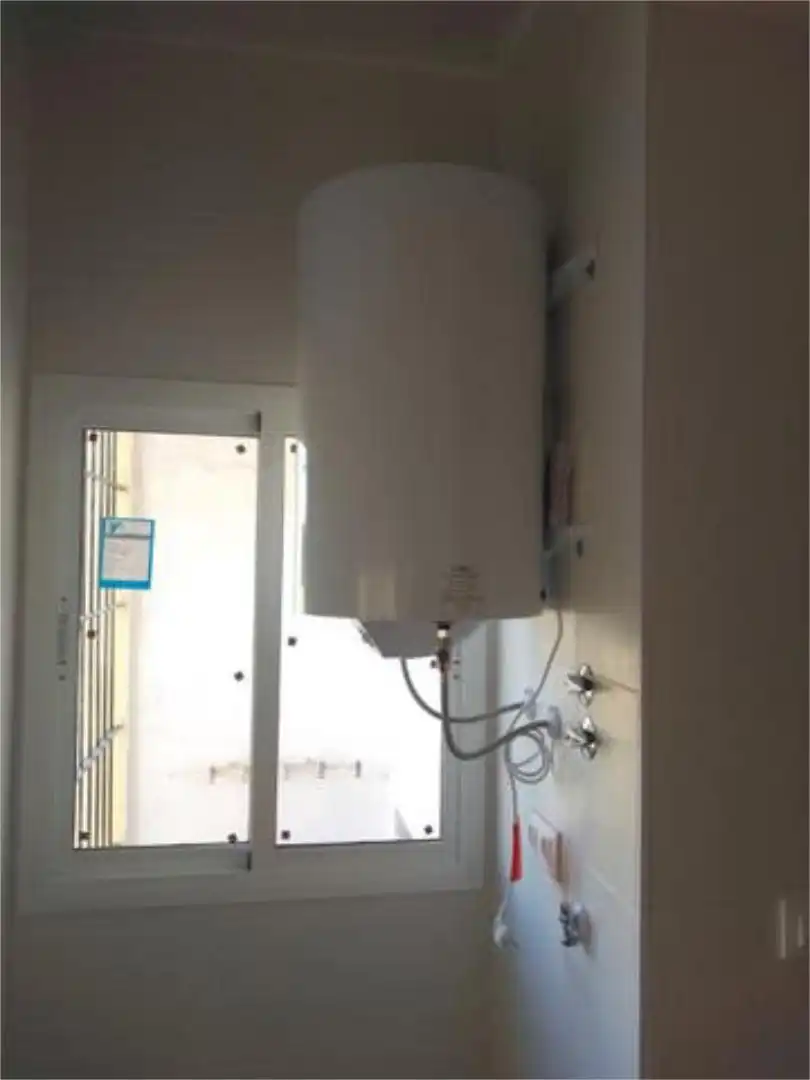 Baño de Piso de alquiler en Sevilla con Terraza y Trastero