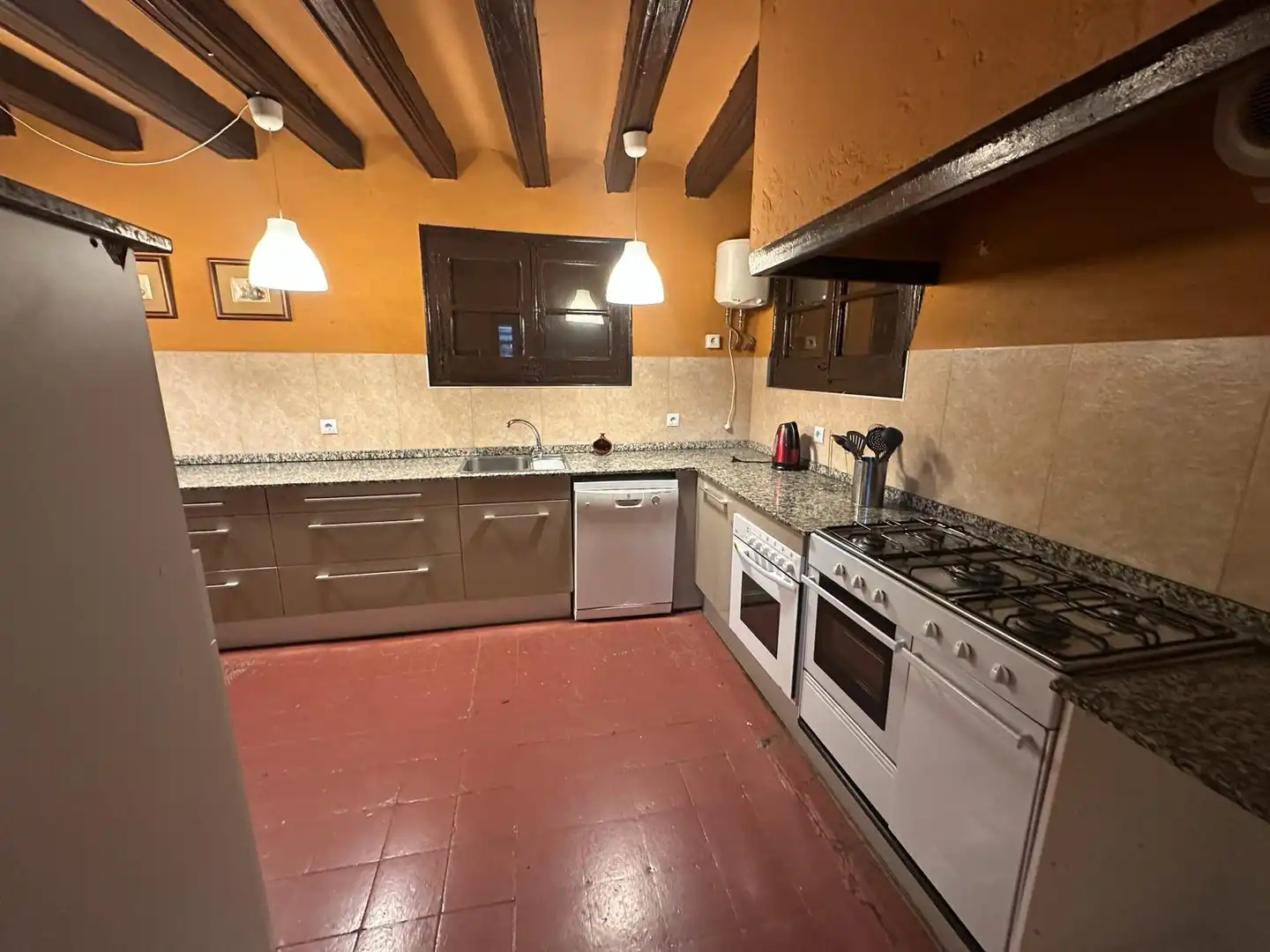 Country house zur Miete in Carretera de Berga, 1, Sant Llorenç de Morunys Küche von Country house zur Miete in Sant Llorenç de Morunys mit Heizung, Parkett und Möbliert