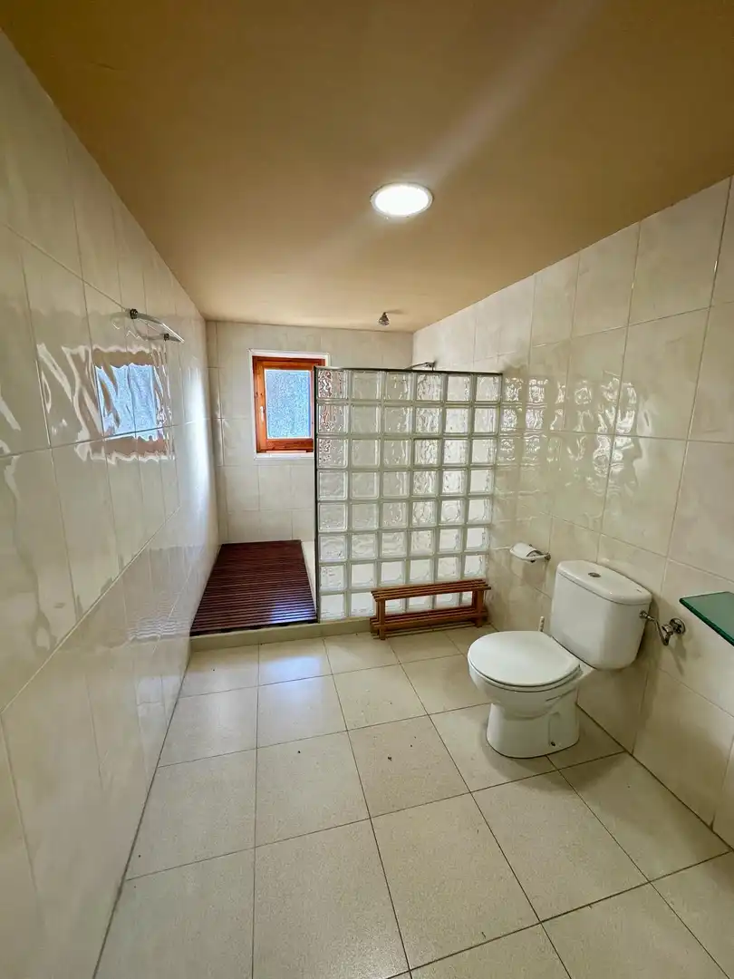 Country house zur Miete in Carretera de Berga, 1, Sant Llorenç de Morunys Badezimmer von Country house zur Miete in Sant Llorenç de Morunys mit Heizung, Parkett und Möbliert