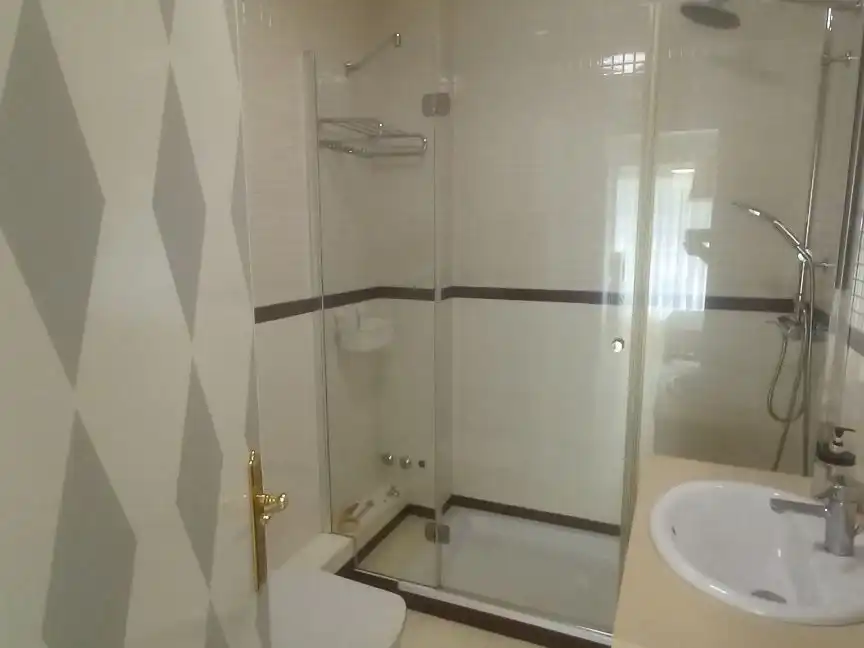 Piso de alquiler en Calle Acceso Grupo Escolar, 2, Xove Baño de Piso de alquiler en Xove con Trastero y Amueblado
