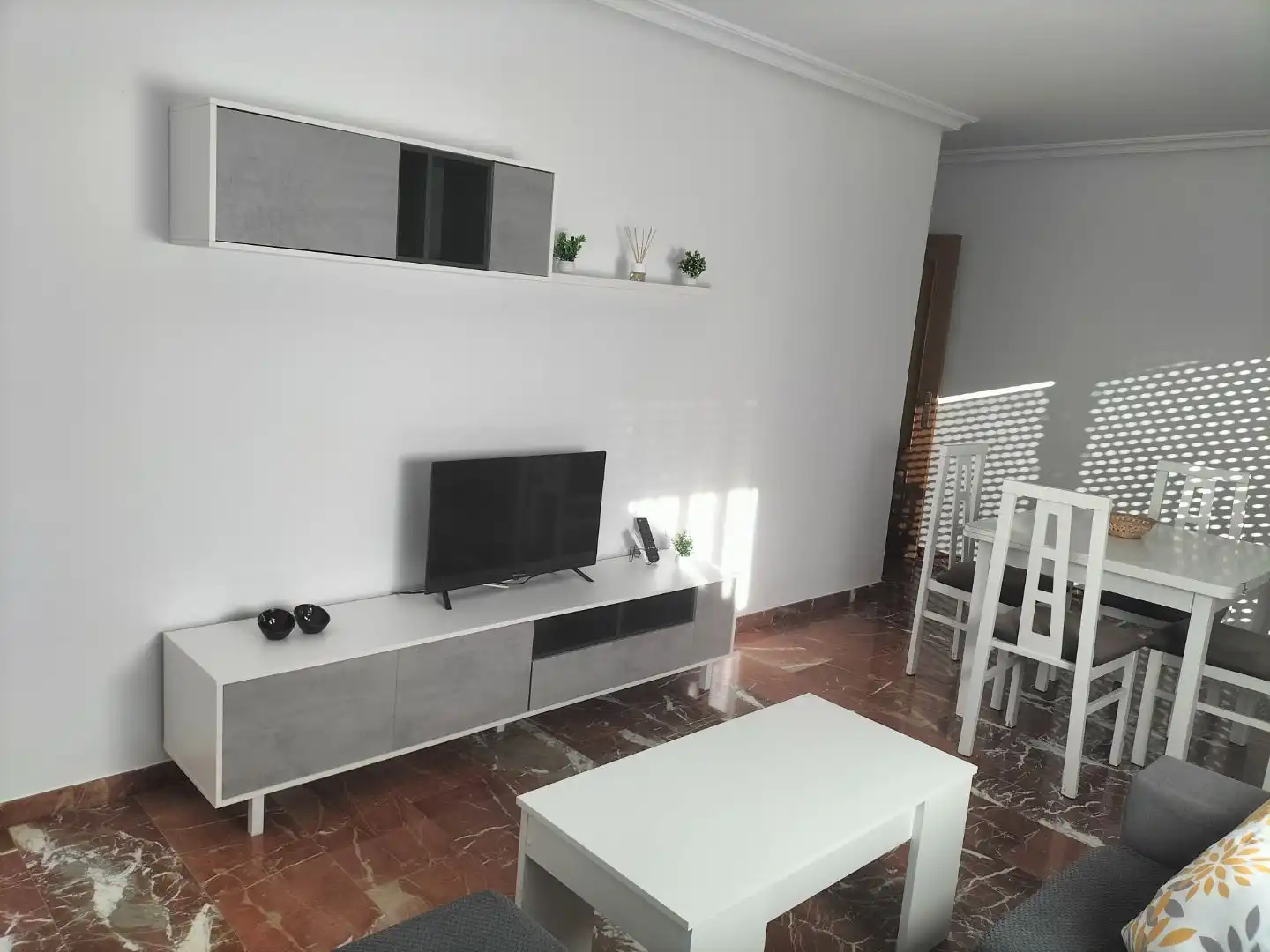 Apartments for rent in Paseo de San Gregorio, 84, Centro Living room of Apartments for rent in Puertollano with Air Conditioner, Heating and Terrace