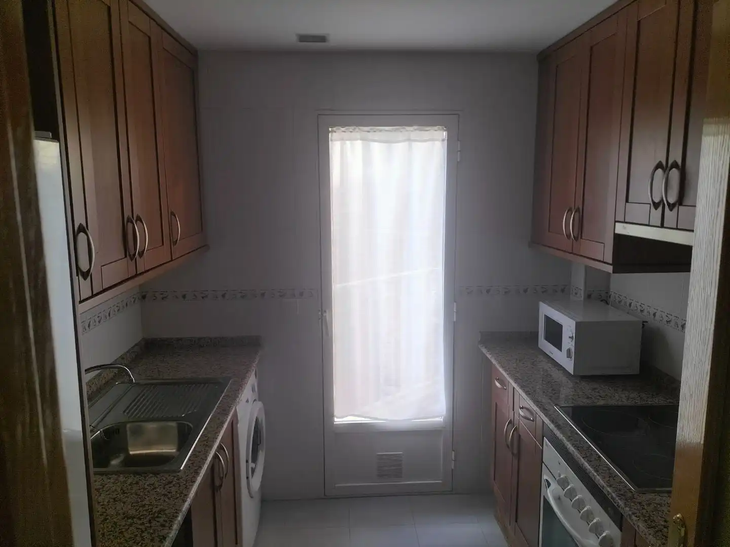 Apartments for rent in Paseo de San Gregorio, 84, Centro Kitchen of Apartments for rent in Puertollano with Air Conditioner, Heating and Terrace
