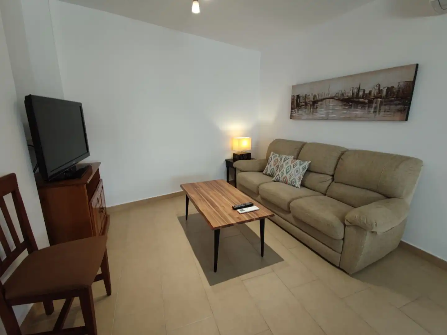 Wohnung zur Miete in Calle Palangreros, 3, Puerto Deportivo Wohnzimmer von Wohnung zur Miete in Fuengirola mit Klimaanlage und Balkon