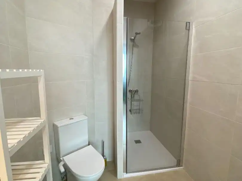 Piso de alquiler en Calle Manuel Font de Anta, 9, San Lorenzo Baño de Piso de alquiler en Sevilla con Aire acondicionado, Calefacción y Terraza