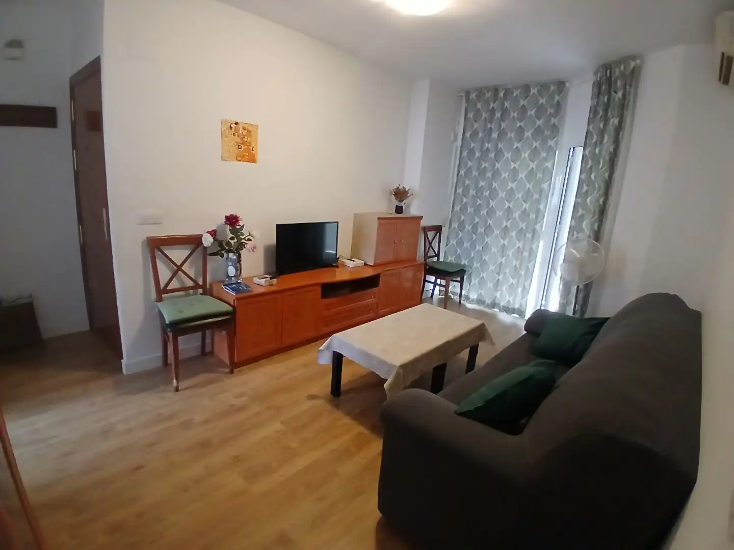 Sala d'estar de Pis de lloguer en Sevilla amb Aire condicionat, Parquet i Moblat