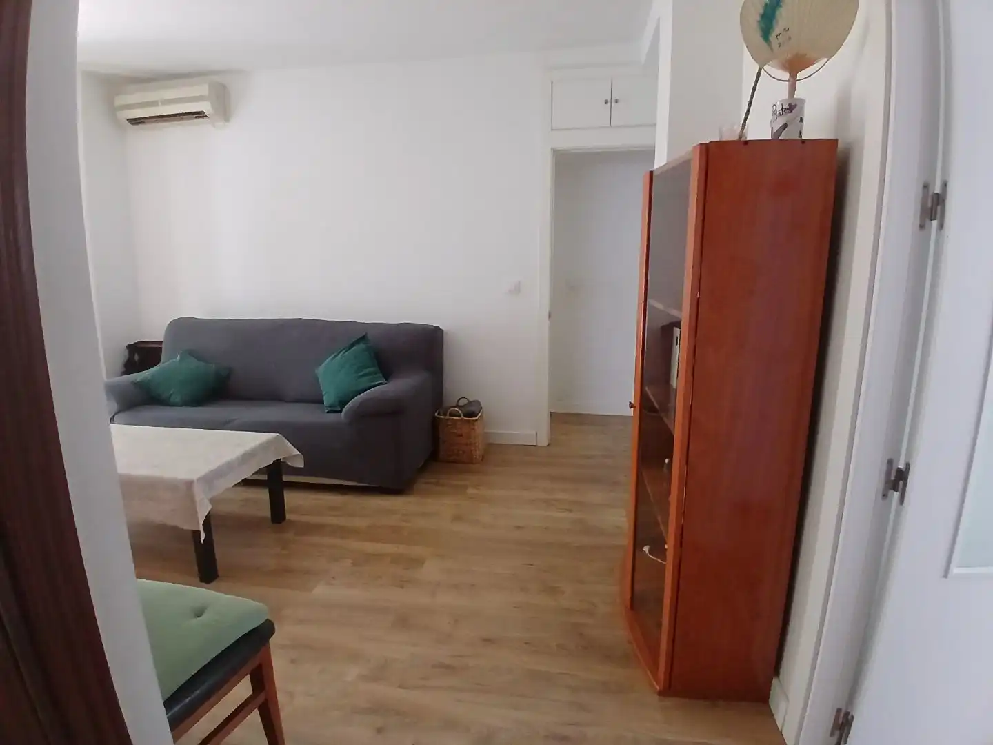 Sala d'estar de Pis de lloguer en Sevilla amb Aire condicionat, Parquet i Moblat