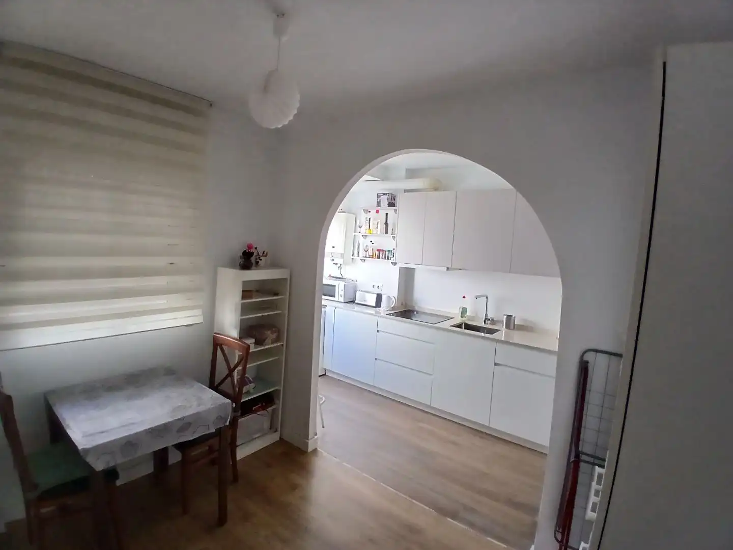 Cuina de Pis de lloguer en Sevilla amb Aire condicionat, Parquet i Moblat