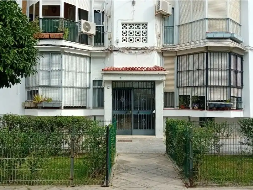 Vista exterior de Pis de lloguer en Sevilla amb Aire condicionat, Parquet i Moblat