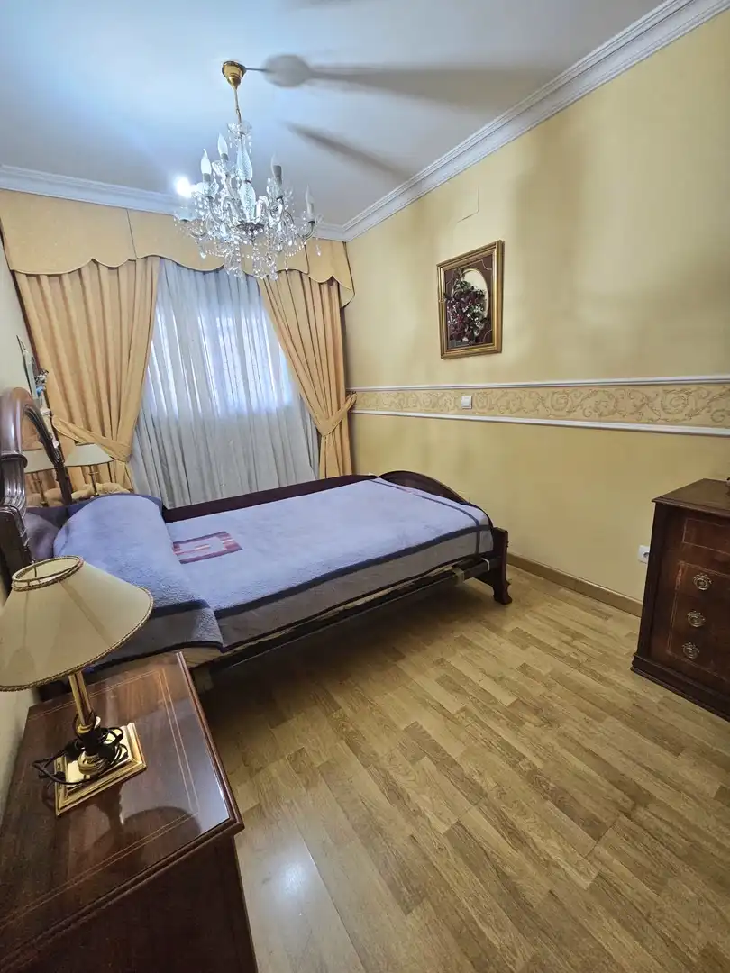 Habitación de Piso en venta en Parla con Aire acondicionado, Terraza y Piscina
