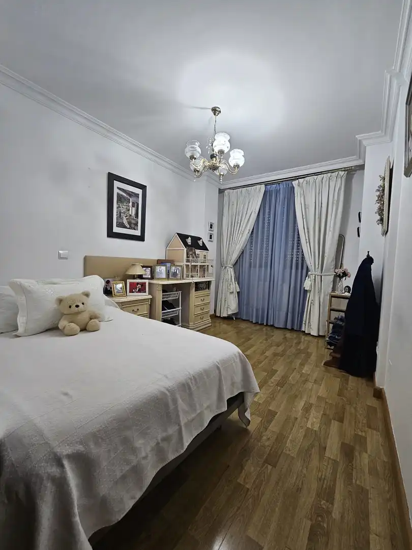 Habitación de Piso en venta en Parla con Aire acondicionado, Terraza y Piscina