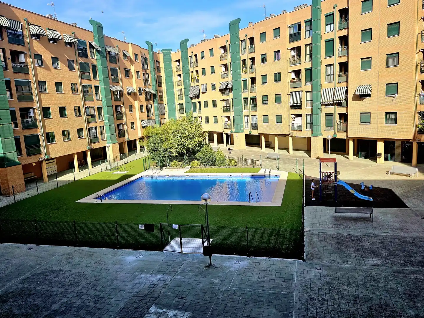 Piscina de Piso en venta en Parla con Aire acondicionado, Terraza y Piscina