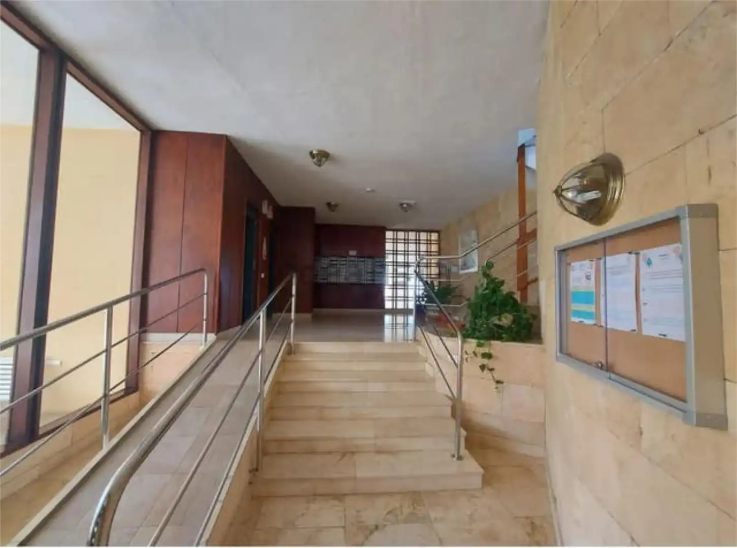 Wohnung zum Verkauf in Calvià mit Privatgarten, Terrasse und Schwimmbad