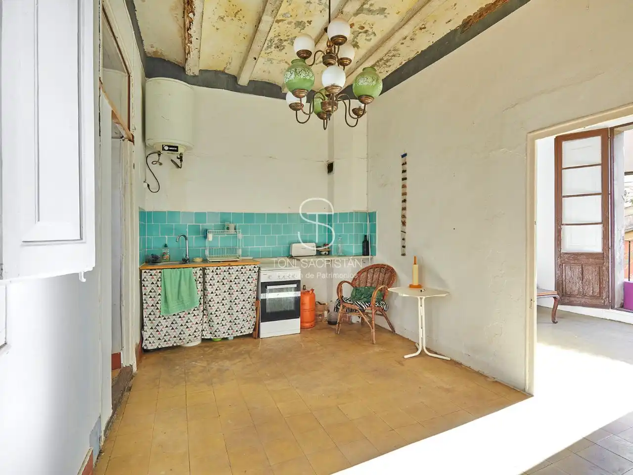 Wohnung zum Verkauf in Carrer de la Cera, 44, El Raval Küche von Wohnung zum Verkauf in Barcelona Capital mit Balkon