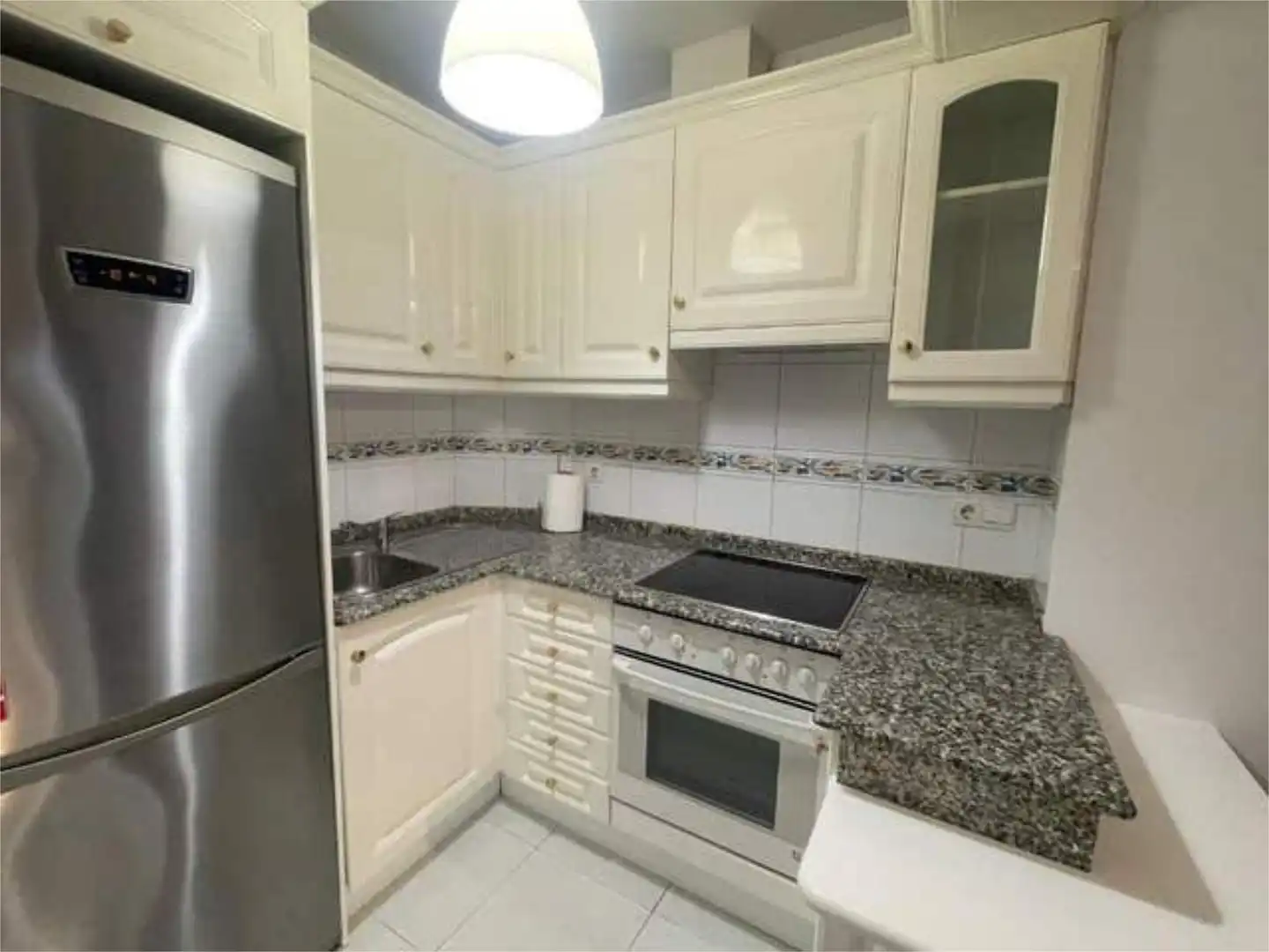 Piso de alquiler en Someso - Matogrande Cocina de Piso de alquiler en A Coruña Capital con Calefacción, Terraza y Amueblado
