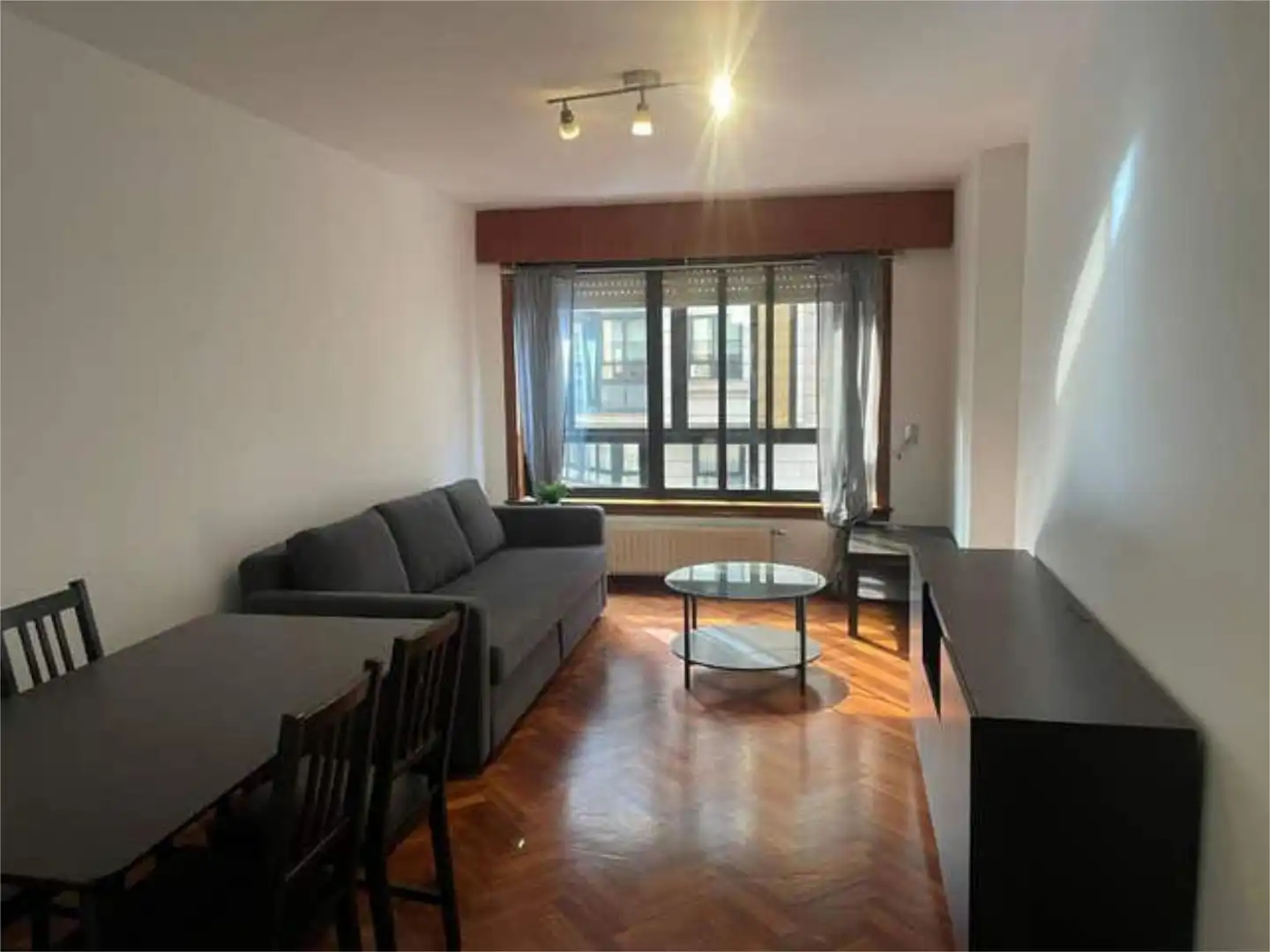 Piso de alquiler en Someso - Matogrande Sala de estar de Piso de alquiler en A Coruña Capital con Calefacción, Terraza y Amueblado