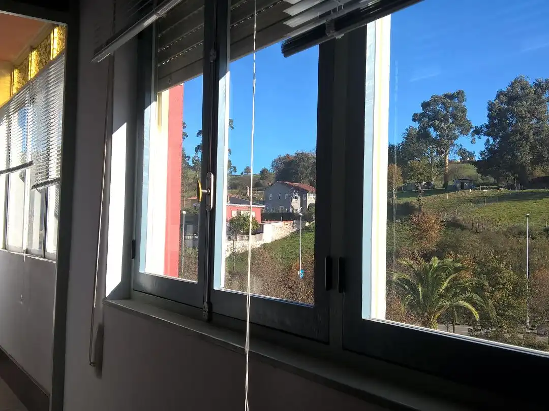 Piso en venta en Calle Leonardo Torres Quevedo, 18, Inmobiliaria - Barreda Habitación de Piso en venta en Torrelavega con Balcón
