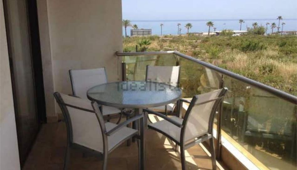 Apartamento de alquiler en Puerto de la Duquesa, Manilva - imagen 1 Foto 1 de Apartamento de alquiler en Puerto de la Duquesa, Manilva