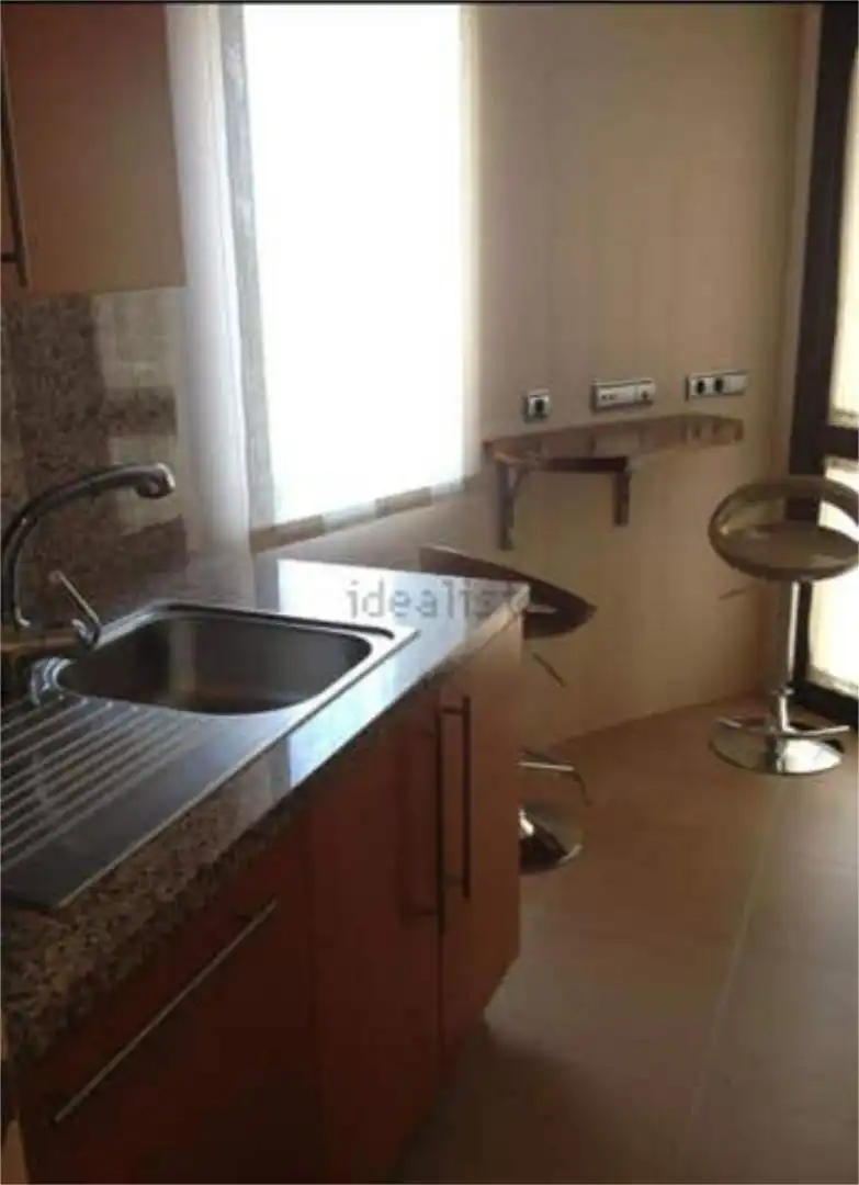 Apartamento de alquiler en Puerto de la Duquesa Cocina de Apartamento de alquiler en Manilva con Calefacción, Jardín privado y Terraza