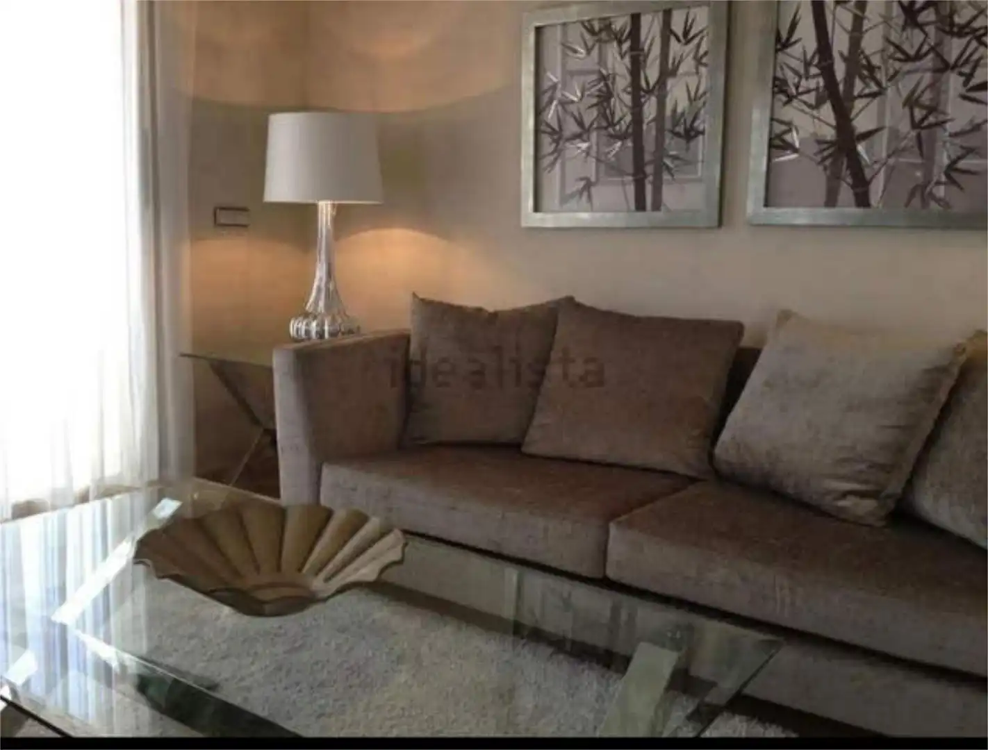 Apartamento de alquiler en Puerto de la Duquesa Sala de estar de Apartamento de alquiler en Manilva con Calefacción, Jardín privado y Terraza