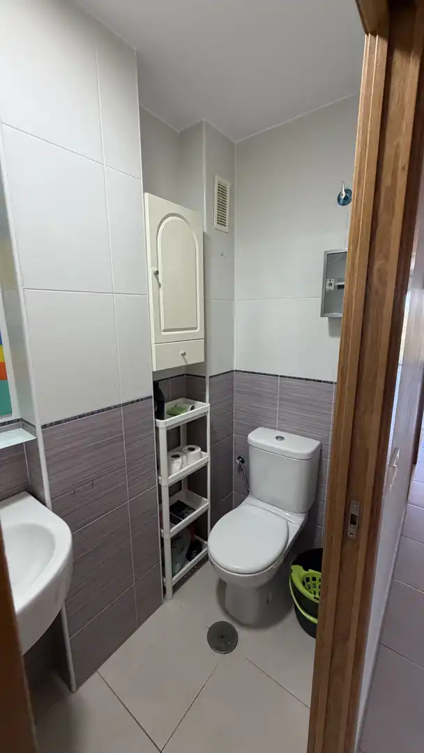 Baño de Piso de alquiler en Murcia con Aire acondicionado, Amueblado y Balcón