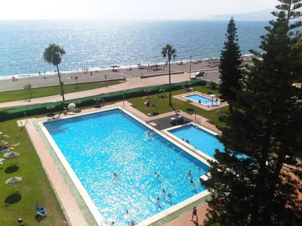 Schwimmbecken von Wohnungen zur Miete in Salobreña mit Privatgarten, Schwimmbad und Möbliert