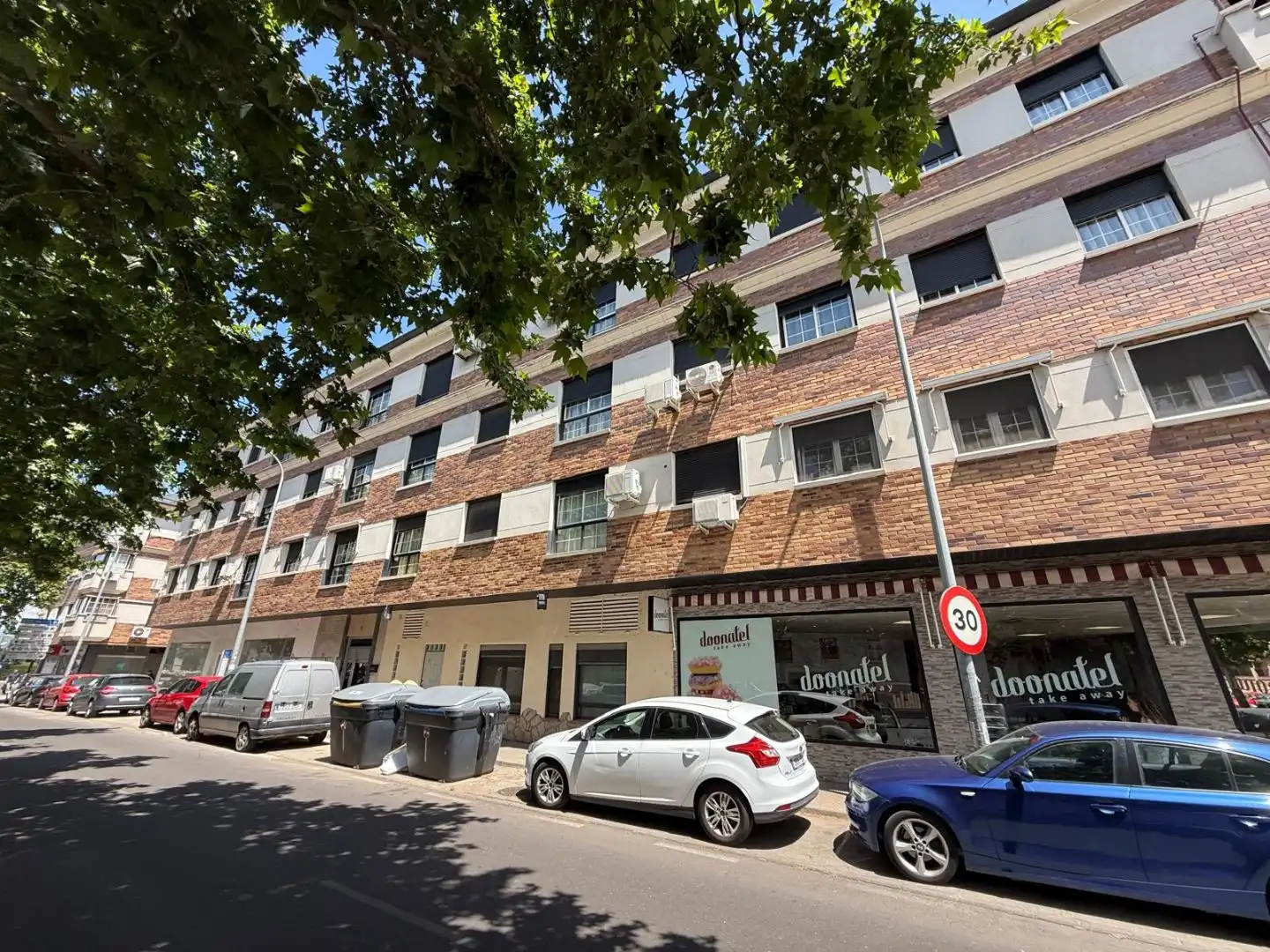 Flat for sale in Puerta de Cuartos - Avda. de Portugal Exterior view of Flat for sale in Talavera de la Reina with Air Conditioner, Heating and Terrace