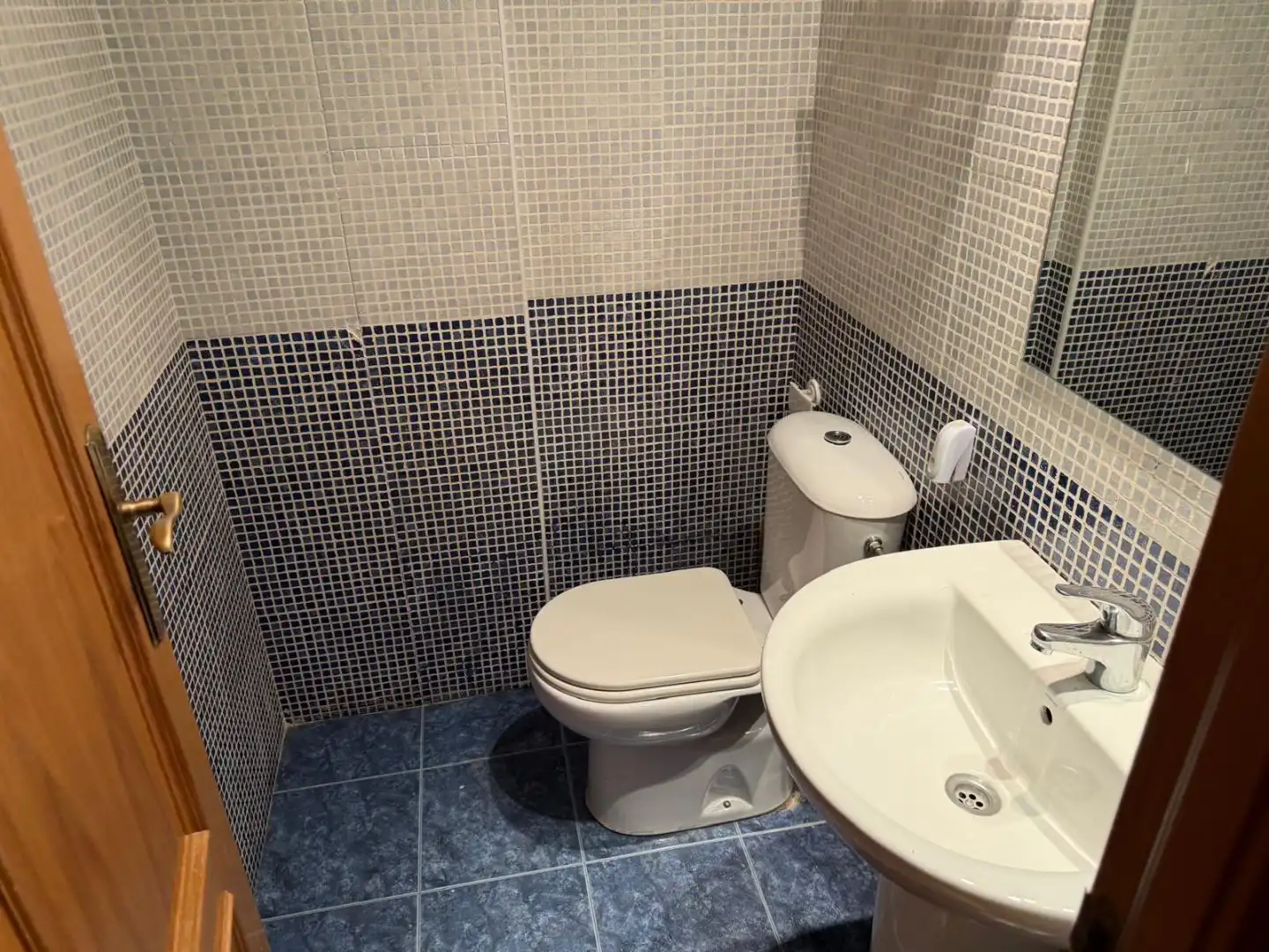 Flat for sale in Puerta de Cuartos - Avda. de Portugal Bathroom of Flat for sale in Talavera de la Reina with Air Conditioner, Heating and Terrace