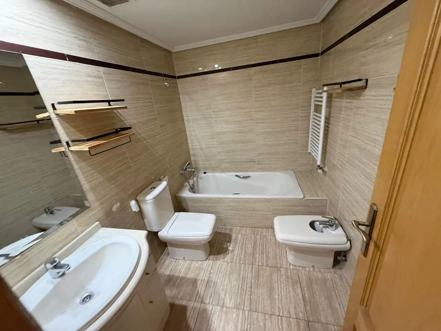 Flat for sale in Puerta de Cuartos - Avda. de Portugal Bathroom of Flat for sale in Talavera de la Reina with Air Conditioner, Heating and Terrace