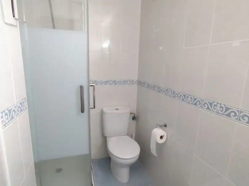 Flat for rent in Calle Aragón, 1, Centro - Doña Mercedes Bathroom of Flat for rent in Dos Hermanas with Air Conditioner, Heating and Furnished