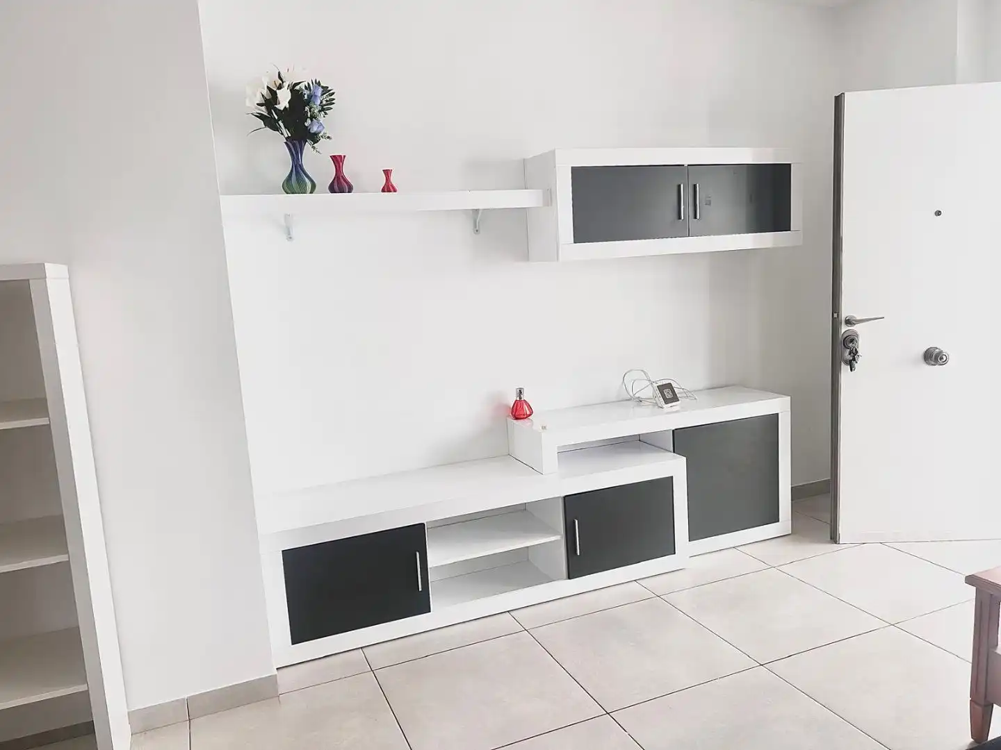 Wohnzimmer von Wohnung zum Verkauf in Torrevieja mit Klimaanlage, Terrasse und Schwimmbad