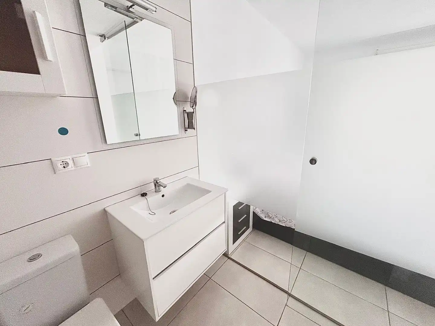 Badezimmer von Wohnung zum Verkauf in Torrevieja mit Klimaanlage, Terrasse und Schwimmbad