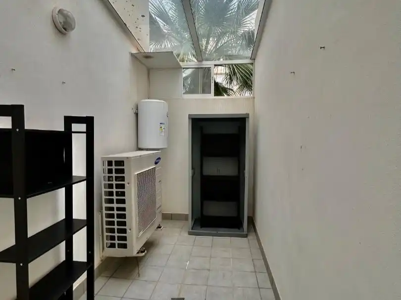 Wohnung zum Verkauf in Torrevieja mit Klimaanlage, Terrasse und Schwimmbad