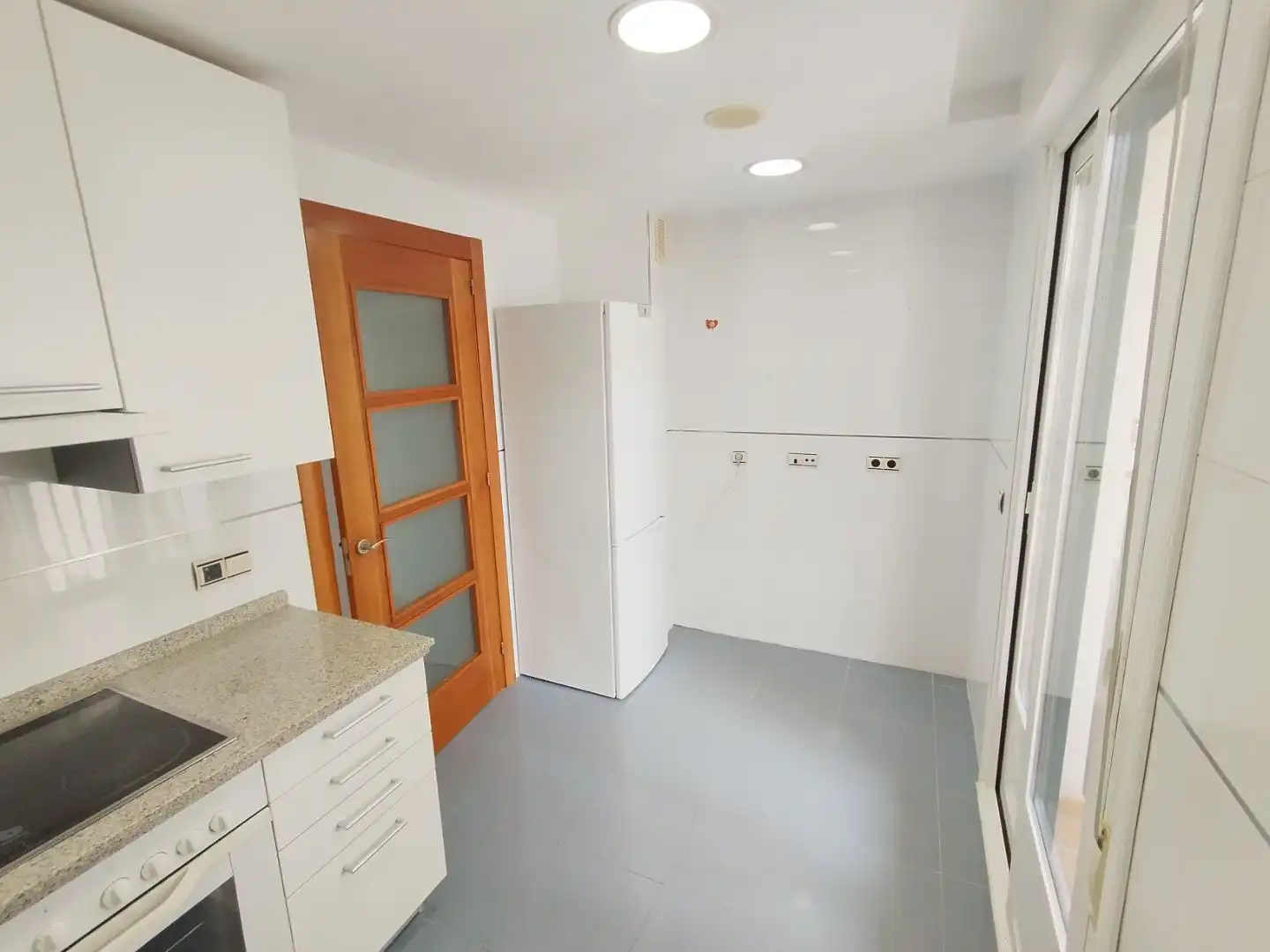 Flat for rent in Calle Federico de Onís, 48, Salamanca Capital Kitchen of Flat for rent in Salamanca Capital with Balcony