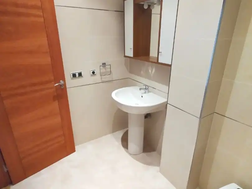 Flat for rent in Calle Federico de Onís, 48, Salamanca Capital Bathroom of Flat for rent in Salamanca Capital with Balcony