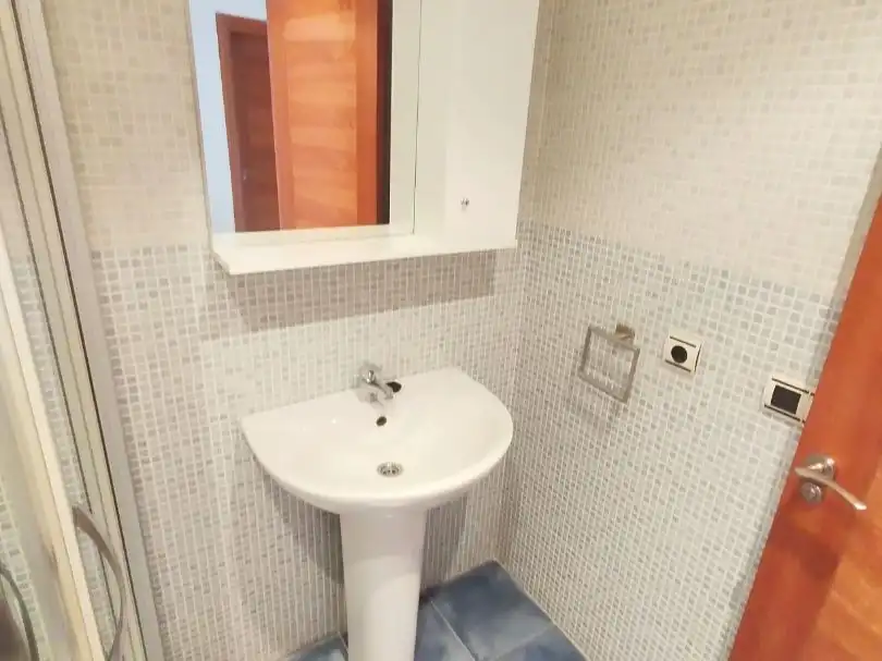 Flat for rent in Calle Federico de Onís, 48, Salamanca Capital Bathroom of Flat for rent in Salamanca Capital with Balcony