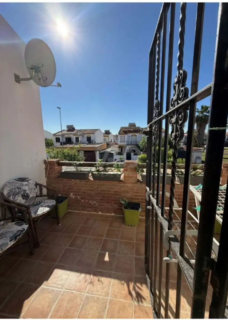 Detached homes for sale in Calle Domingo García Díaz, 15, Caballero Bonald - San José Obrero - Guadalcacín Exterior view of Detached homes for sale in Jerez de la Frontera with Air Conditioner, Heating and Parquet flooring