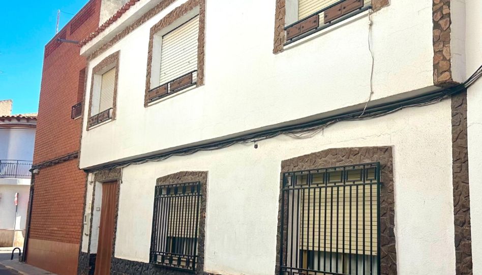 Casa adosada en venta en Calle Comendador Girón, 12, Bolaños de Calatrava, Ciudad Real - imagen 1 Foto 1 de Casa adosada en venta en Calle Comendador Girón, 12, Bolaños de Calatrava, Ciudad Real
