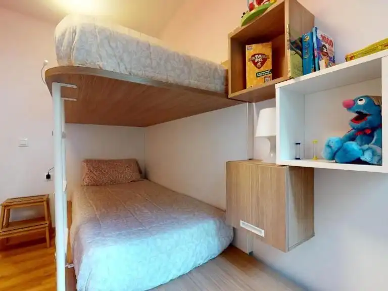 Wohnung zum Verkauf in Calle Hinojo, 18, Sta. Marina - San Andrés - San Pablo - San Lorenzo Schlafzimmer von Wohnung zum Verkauf in Córdoba Capital mit Klimaanlage