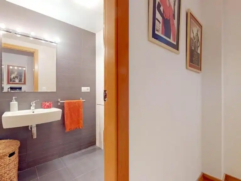 Wohnung zum Verkauf in Calle Hinojo, 18, Sta. Marina - San Andrés - San Pablo - San Lorenzo Badezimmer von Wohnung zum Verkauf in Córdoba Capital mit Klimaanlage