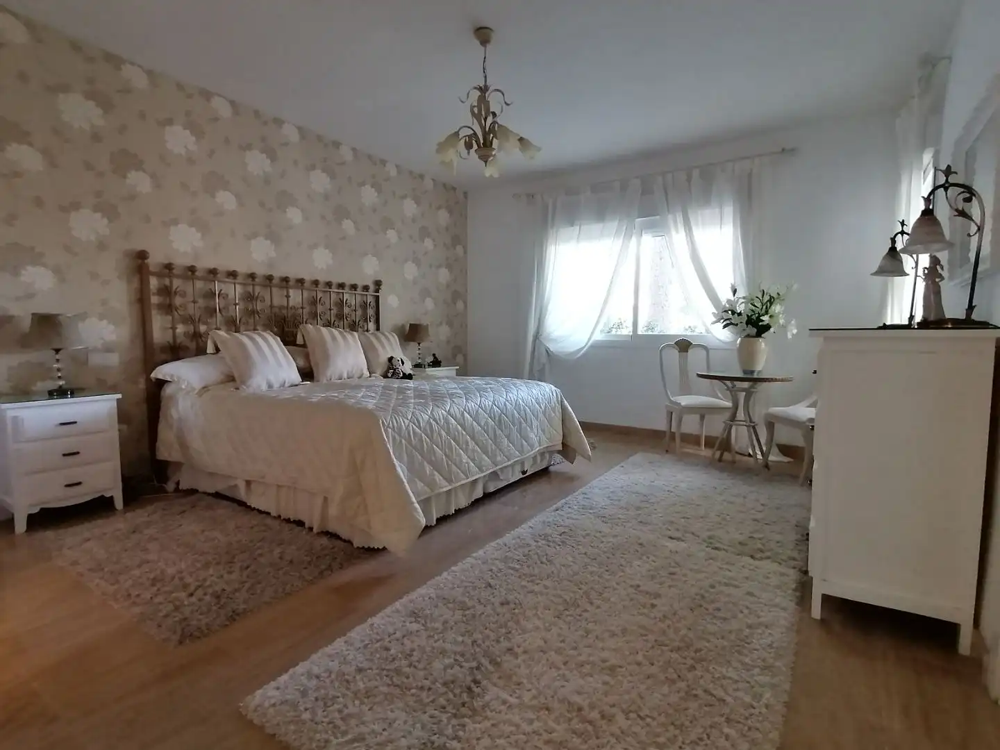 Piso en venta en Calle Incosol, 40, Río Real Habitación de Piso en venta en Marbella con Aire acondicionado, Calefacción y Terraza