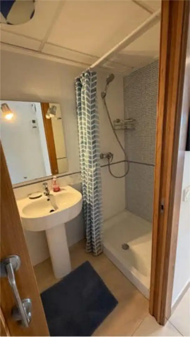 Baño de Piso de alquiler en Murcia con Terraza y Amueblado