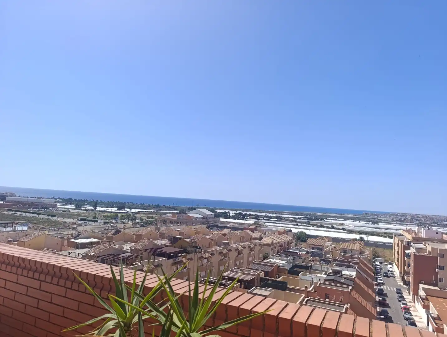 Ático en venta en Calle Paco de Lucia, 1, Roquetas de Mar Vista exterior de Ático en venta en Roquetas de Mar con Aire acondicionado, Terraza y Piscina